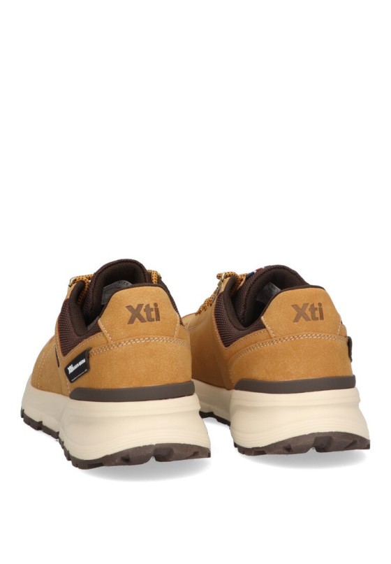 Deportivo hombre XTI 141630 camel