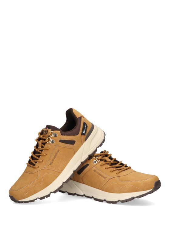 Deportivo hombre XTI 141630 camel