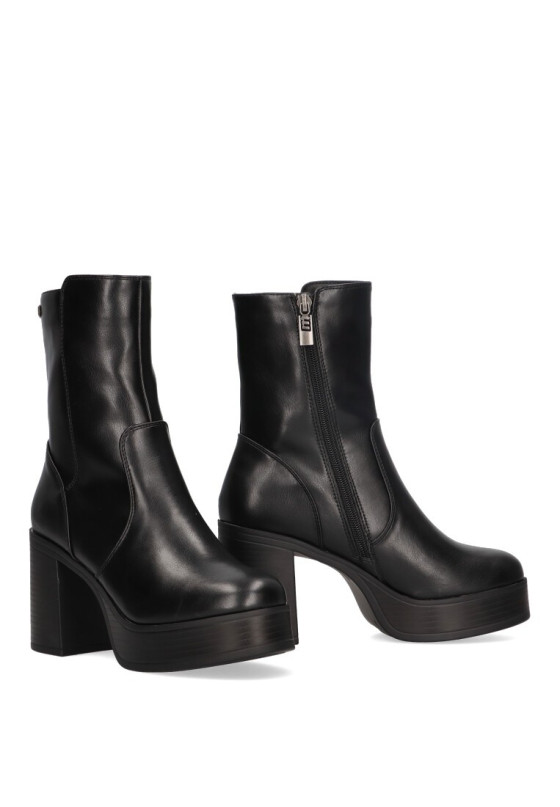 Botin mujer MUSTANG 53562 negro